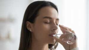 How do I know if I am drinking enough water?