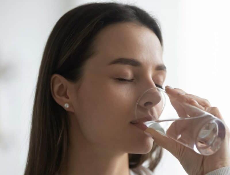 How do I know if I am drinking enough water?