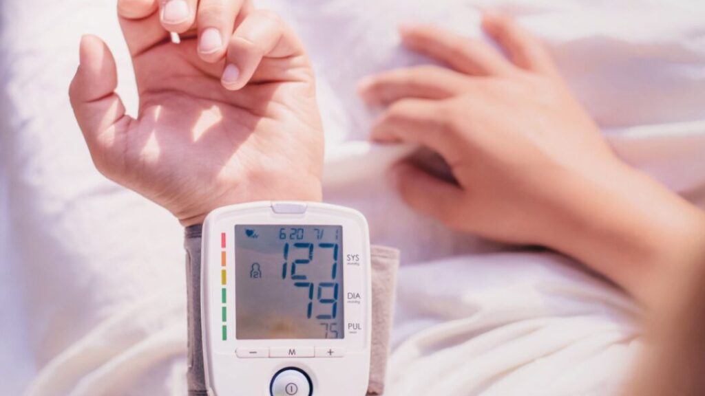 How should I monitor my bloodpressure at home?