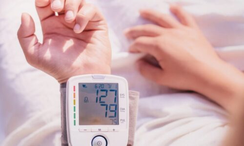 How should I monitor my bloodpressure at home?