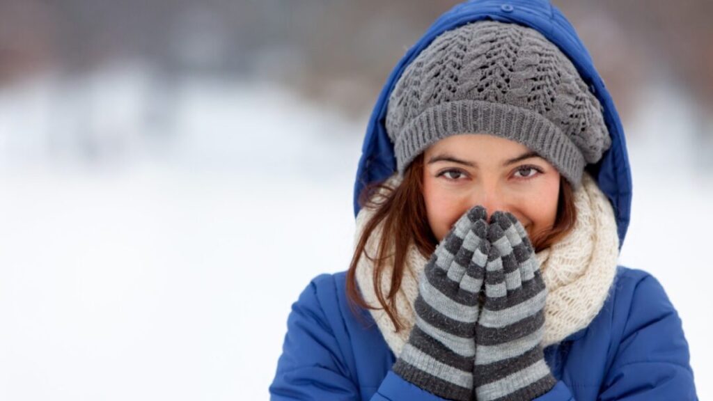 Is using cotton clothing dangerous in freezing temperatures?