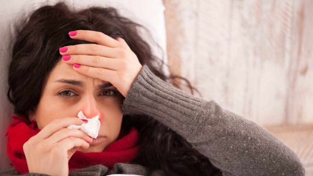 What is the best way to treat a common cold?