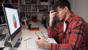 How to Avoid Eye Strain While Working From Home