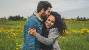 A Lover’s Hug Can Reduce Stress in Women