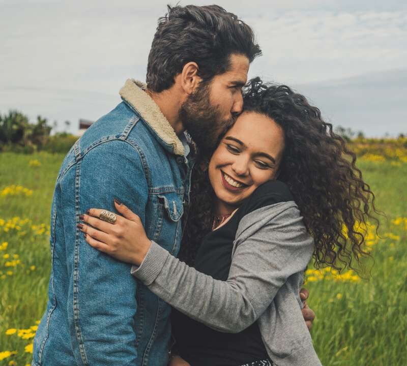A Lover’s Hug Can Reduce Stress in Women