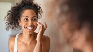 Does Vitamin C Cream Keep Your Skin Looking Younger?
